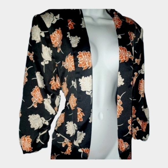 Calvin Klein Floral Blazer - Picture 2 of 4